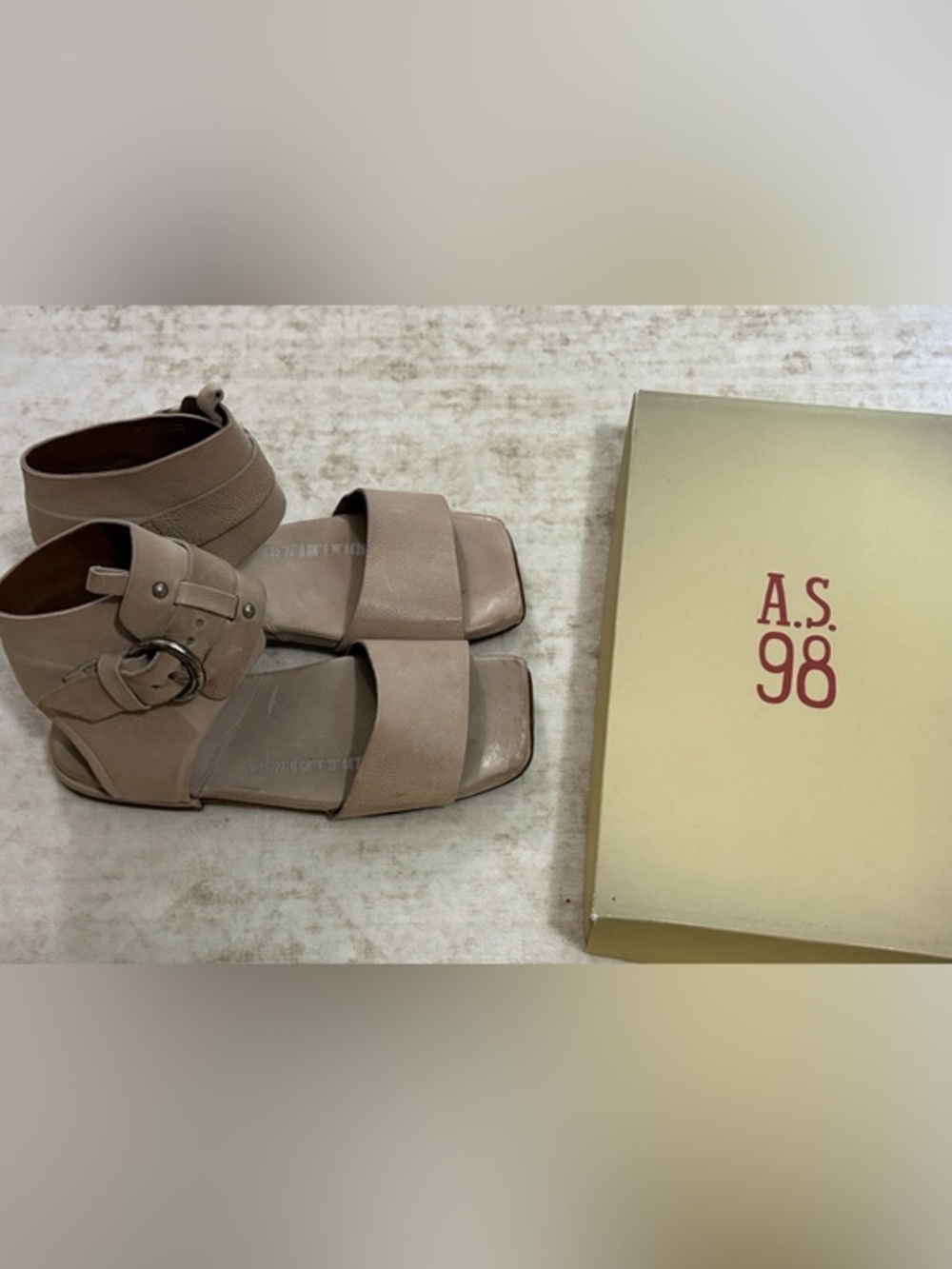 AS 98 size 39 Topper ankle sandals in cream Dust with side buckle—unique find!